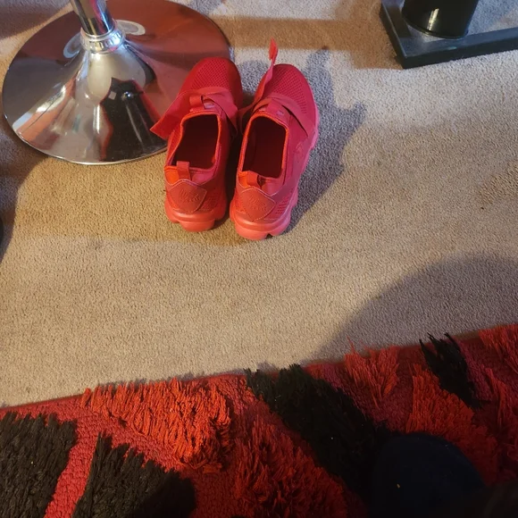 Shoes - Picture 8 of 11